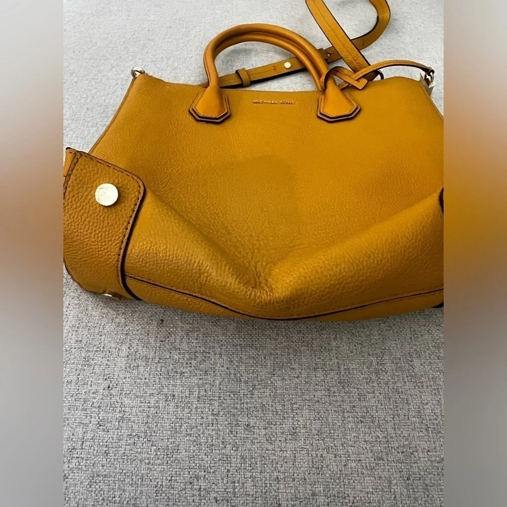 MICHAEL KORS Mercer Medium Satchel – Marigold Yellow Leather - Picture 8 of 13